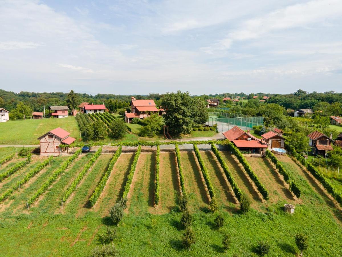 Val Hills Rural Holiday House Gaj Bagian luar foto